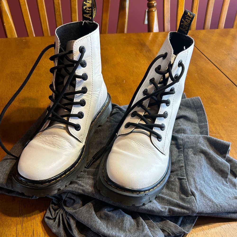 Dr.Marten White Boots
